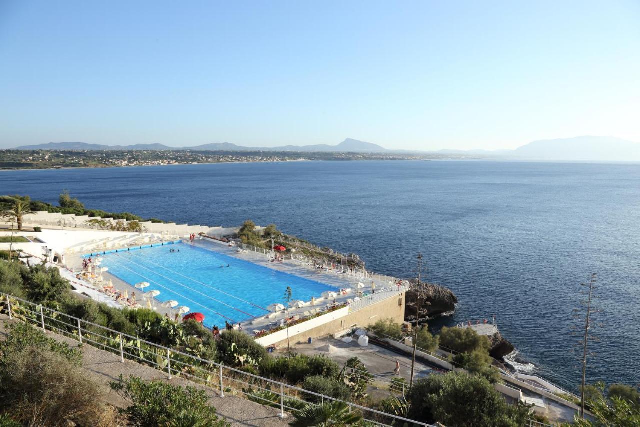 Perla Del Golfo Resort Теразини Екстериор снимка