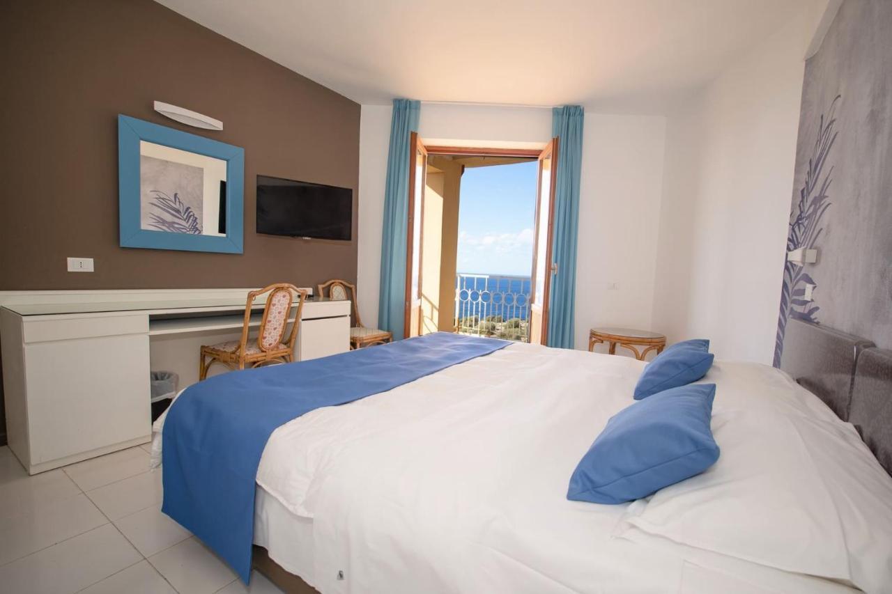 Perla Del Golfo Resort Теразини Екстериор снимка