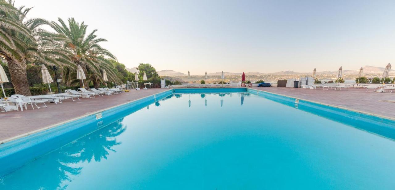 Perla Del Golfo Resort Теразини Екстериор снимка